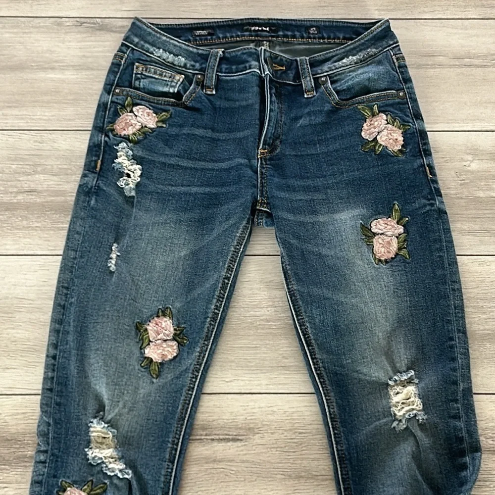 Miss Me ankle skinny jeans size 25 embroidered roses floral